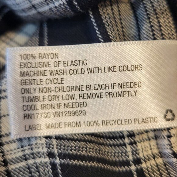 Knox Rose Sz M Black White Plaid LS Full Button Smocked Rayon Flannel Blouse - Picture 5 of 9